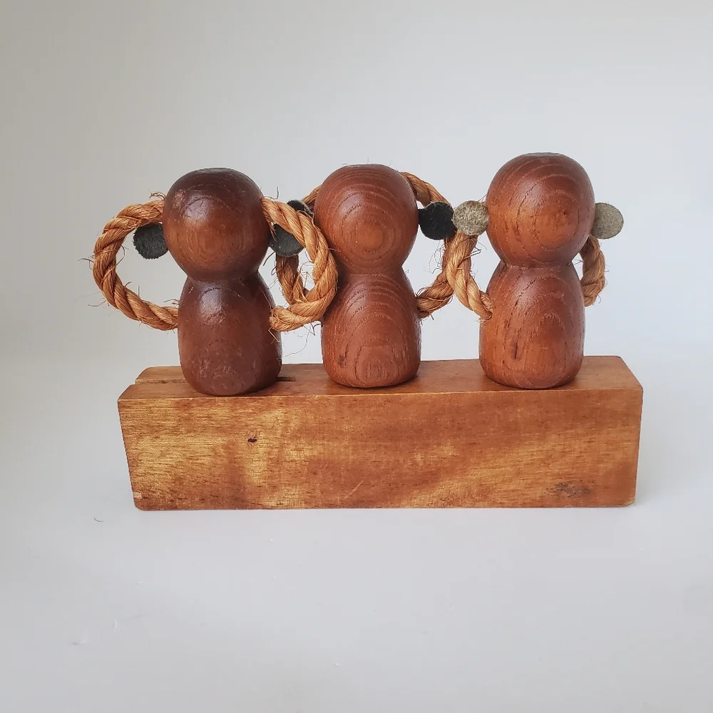 Vintage Wooden Monkeys Bar Tool Set Hear No Evil • See No Evil • Speak No Evil - Picture 4 of 11
